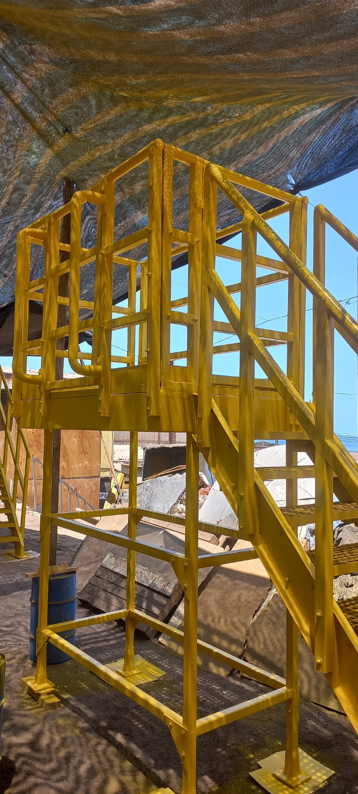 Fabricaciones en Fibra de Vidrio de Pasarelas Móviles y Estacionarias